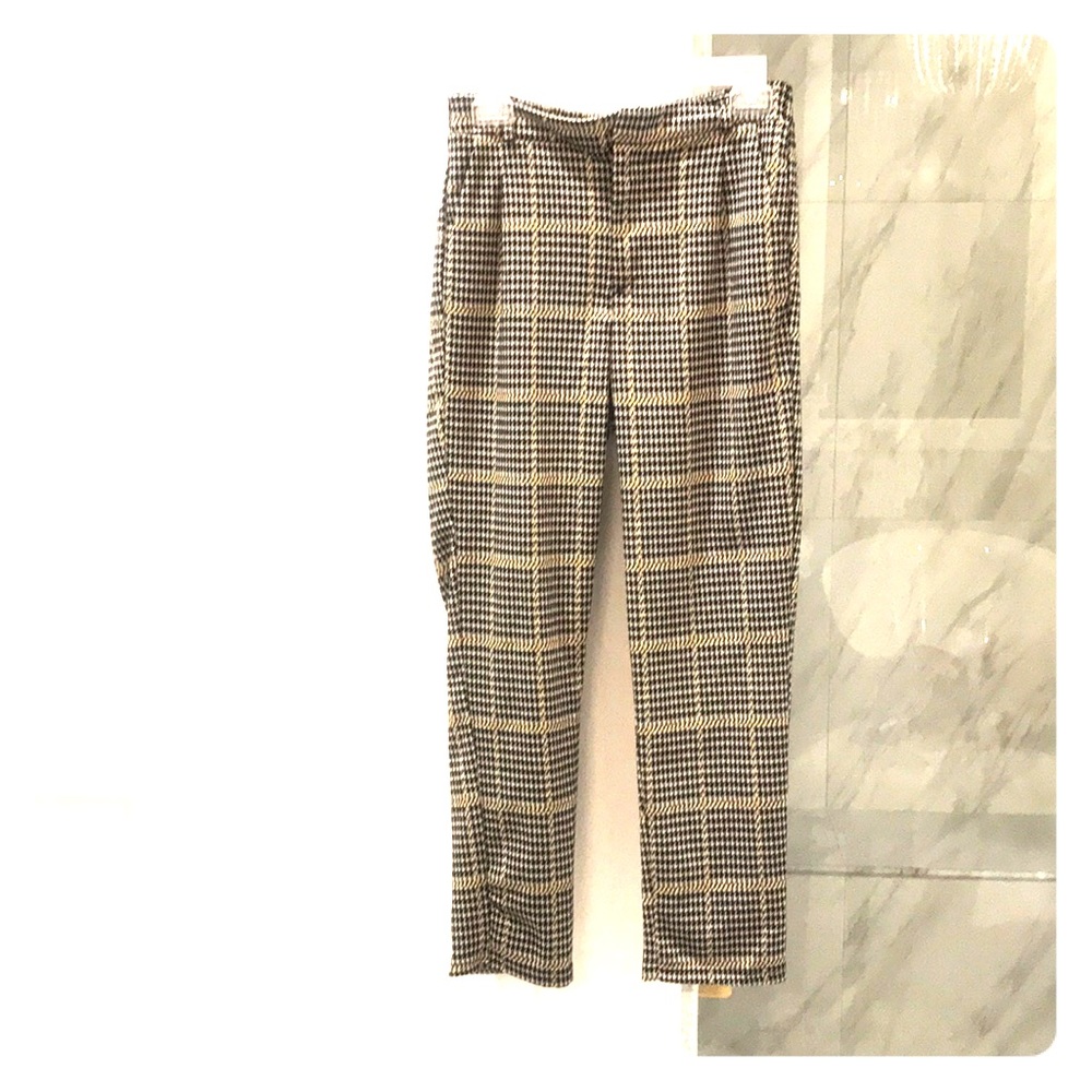 Houndstooth pattern capri pant